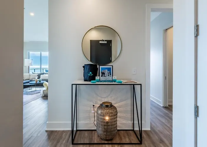 Elegant 4 Bedroom Beachfront, Luxury With Rooftop Pool Next To The Hangout