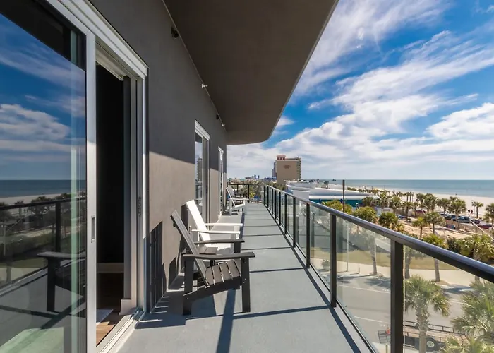 Elegant 4 Bedroom Beachfront, Luxury With Rooftop Pool Next To The Hangout Gulf Shores