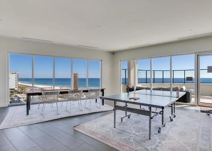 Elegant 4 Bedroom Beachfront, Luxury With Rooftop Pool Next To The Hangout Gulf Shores