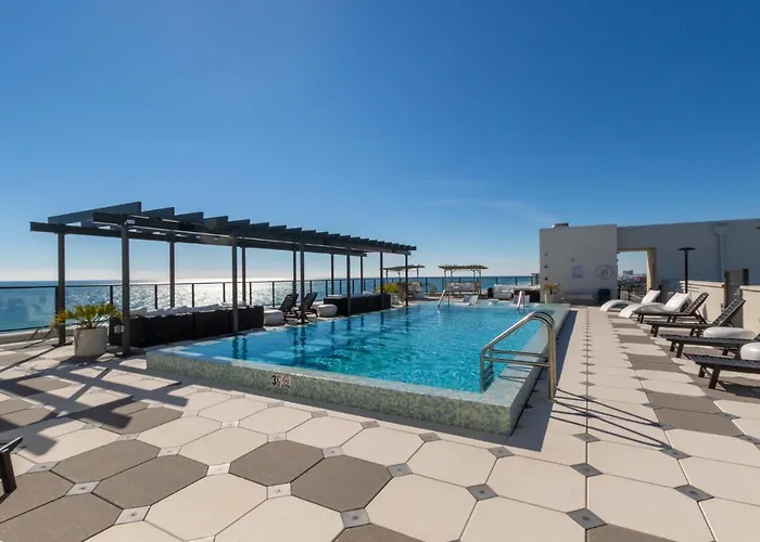 Elegant 4 Bedroom Beachfront, Luxury With Rooftop Pool Next To The Hangout Holiday home Gulf Shores