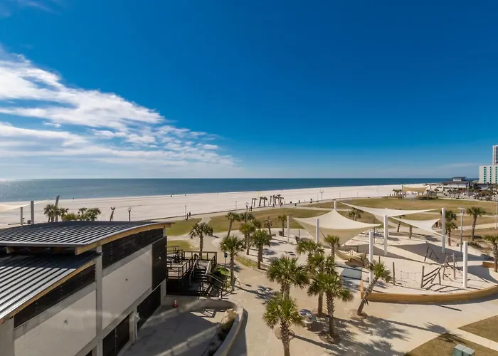 Elegant 4 Bedroom Beachfront, Luxury With Rooftop Pool Next To The Hangout Holiday home