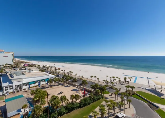 Holiday home Elegant 4 Bedroom Beachfront, Luxury With Rooftop Pool Next To The Hangout *